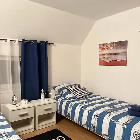 Ustronie Leśne アパート ミエンジズドロイェ